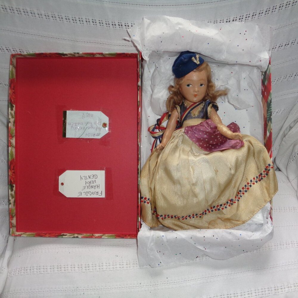 1945-SUPER RARE V IS FOR VICTORY 11" COMPOSITION DOLL WITH COMPLETE OUTFIT